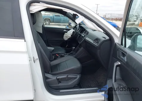 2021 Volkswagen Tiguan 2.0T Se/2.0T Se R-Line Black/2.0T Sel z USA, uszkodzony, nr VIN 3VV2B7AX8MM083365